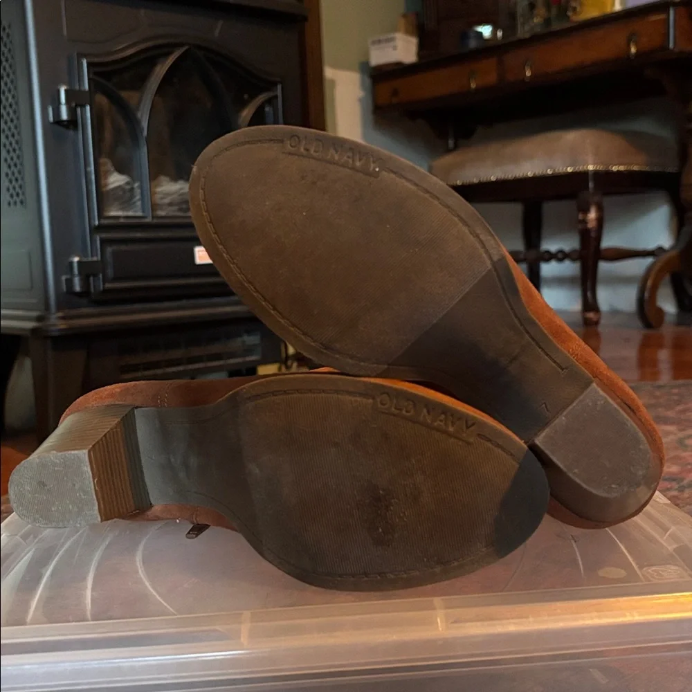 Old Navy Camel Heeled Ankle Boots Size 7 - Picture 8 of 9